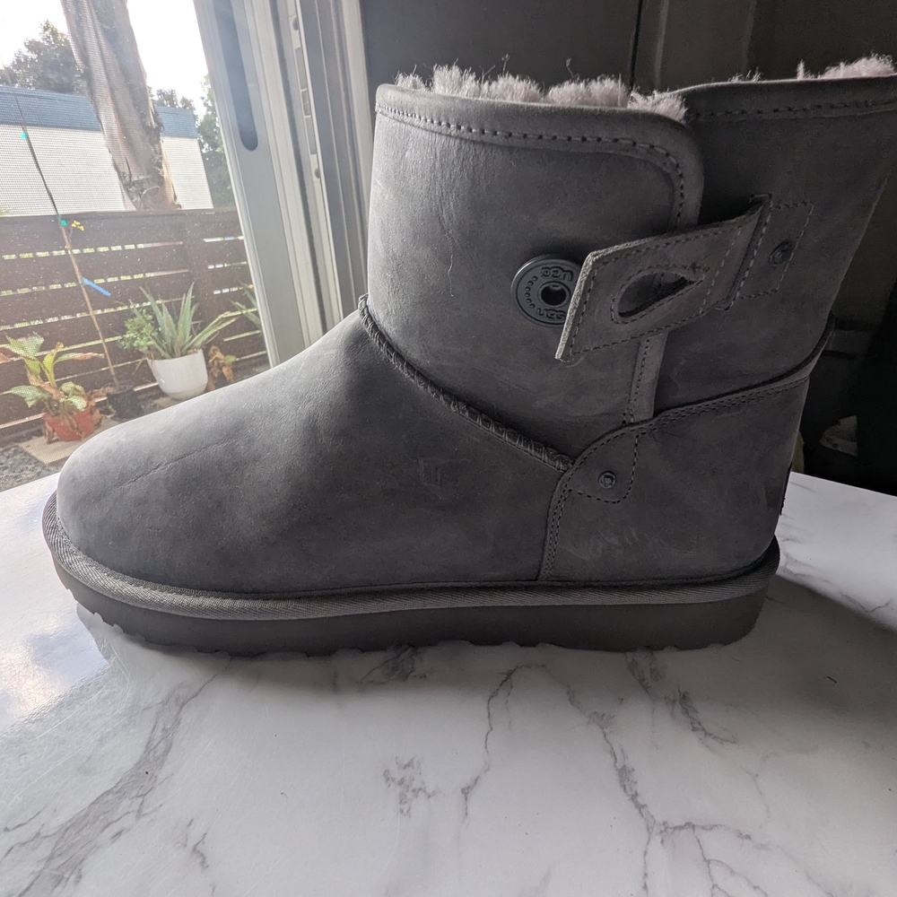 Women's Gray Shearling Boots